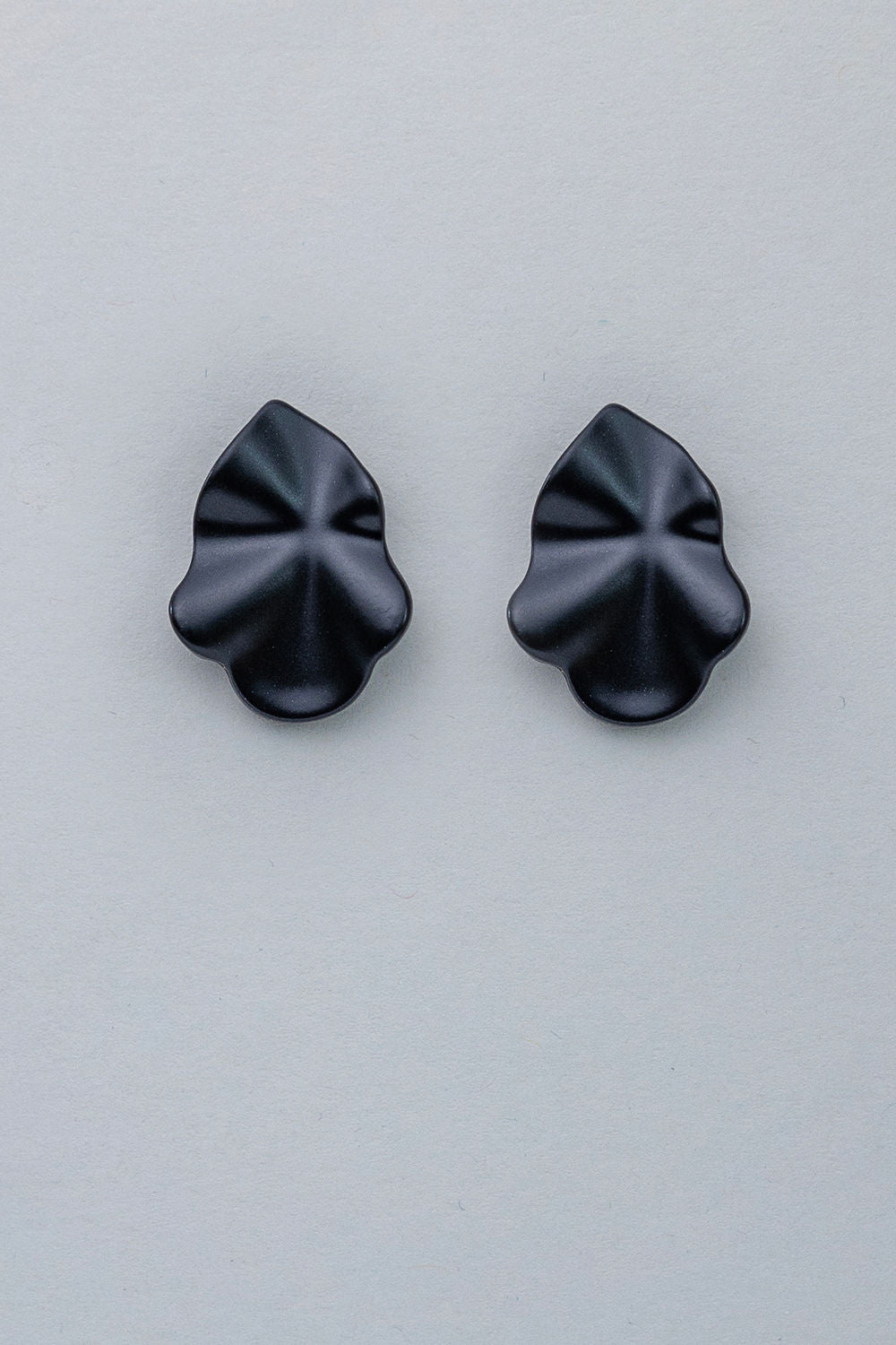 Lip Earrings Black Pearl S