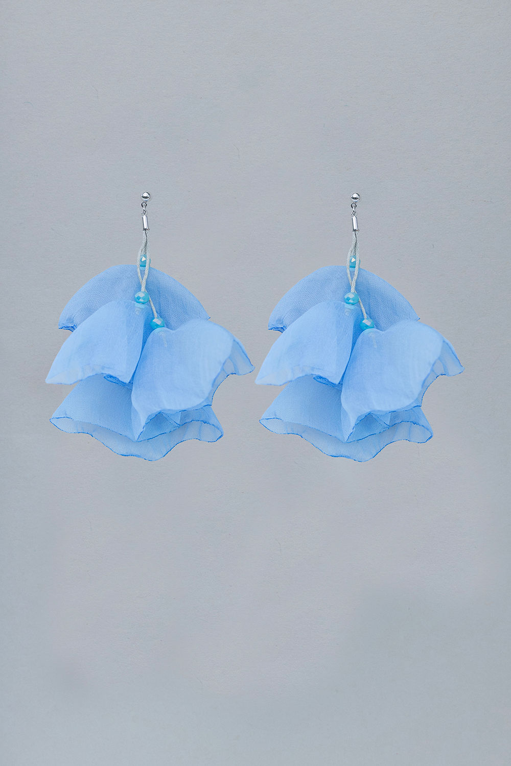 Flowy Earrings Light Blue w silver