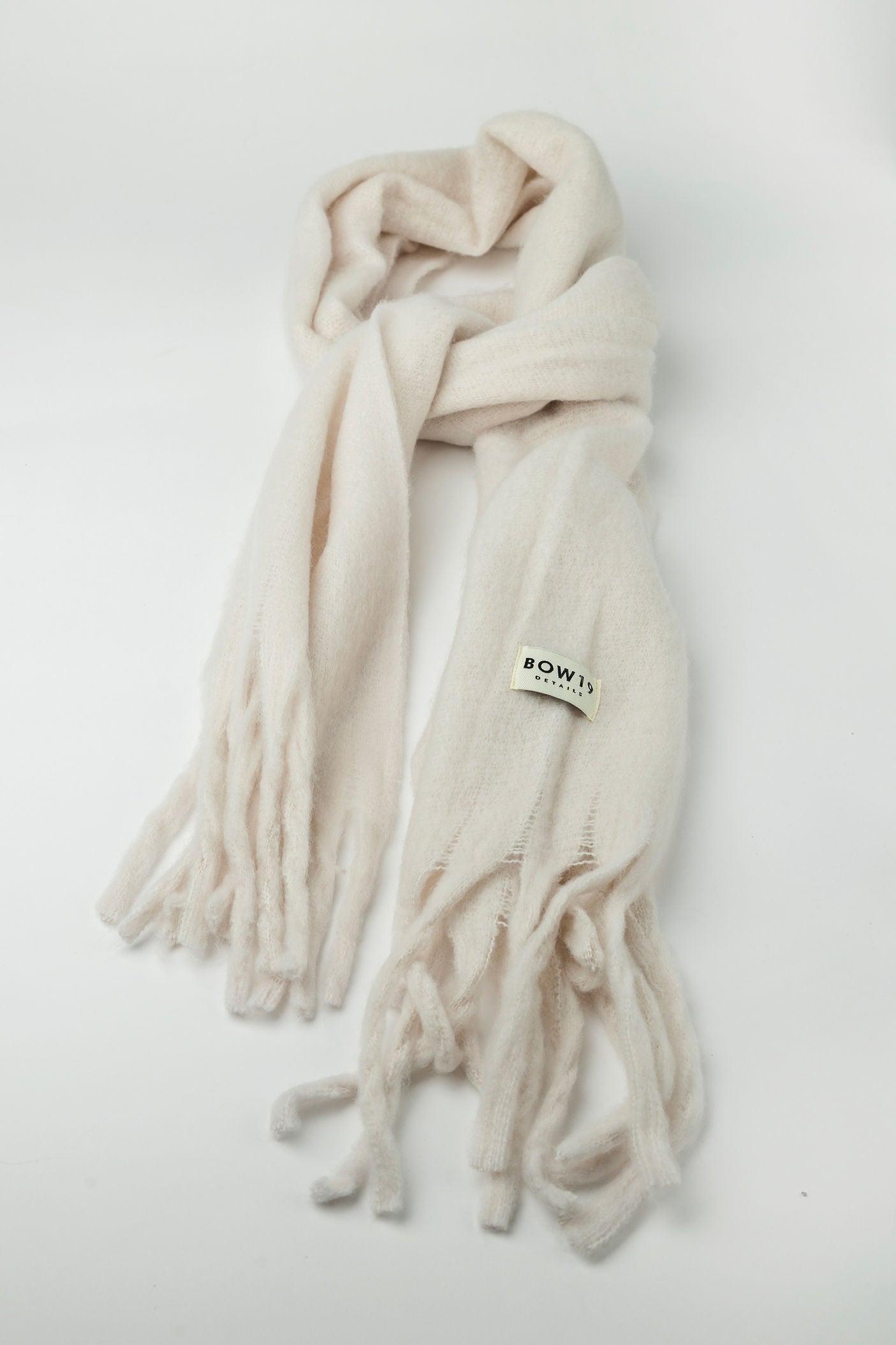 Fluffy Scarf Offwhite - SEPT DELIVERY