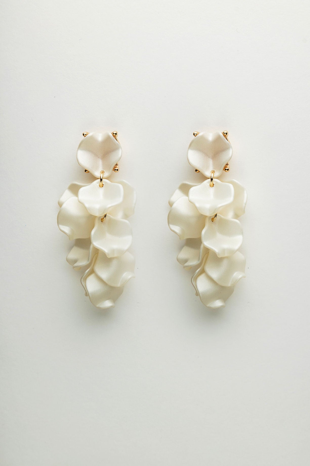 Leaf Earrings Mini Pearl White