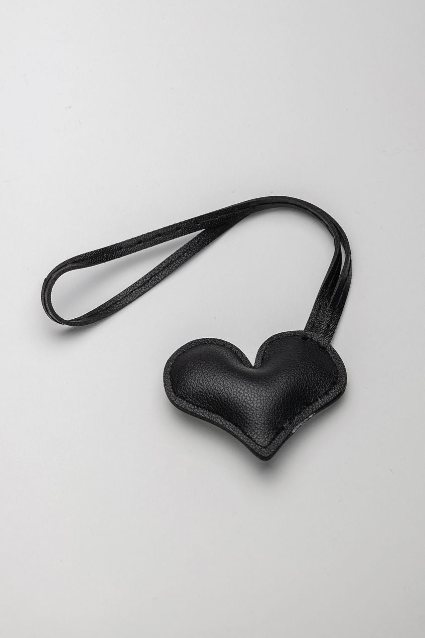 Charm Heart Black