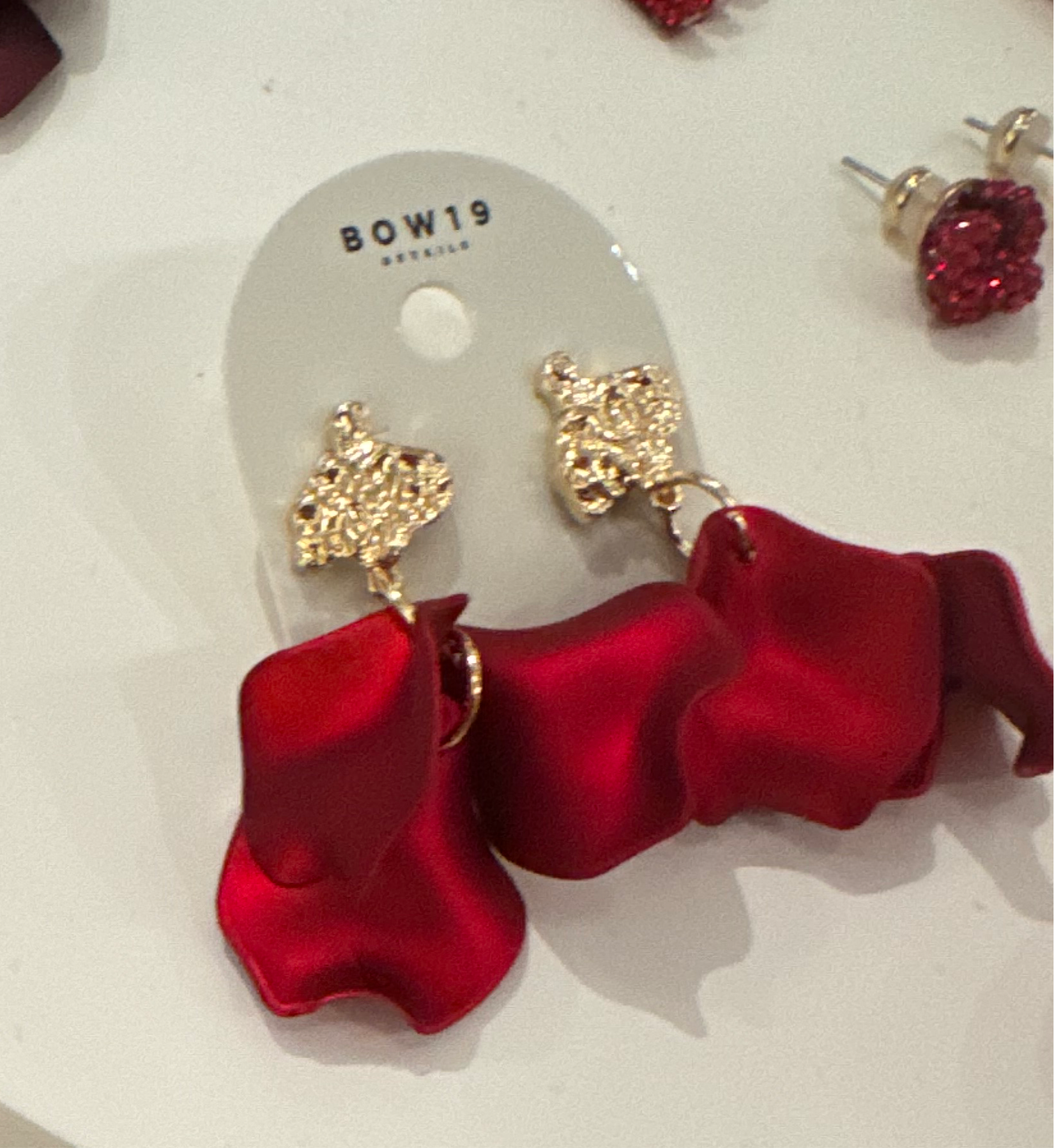 Hammered Earrings Short Red Metallic