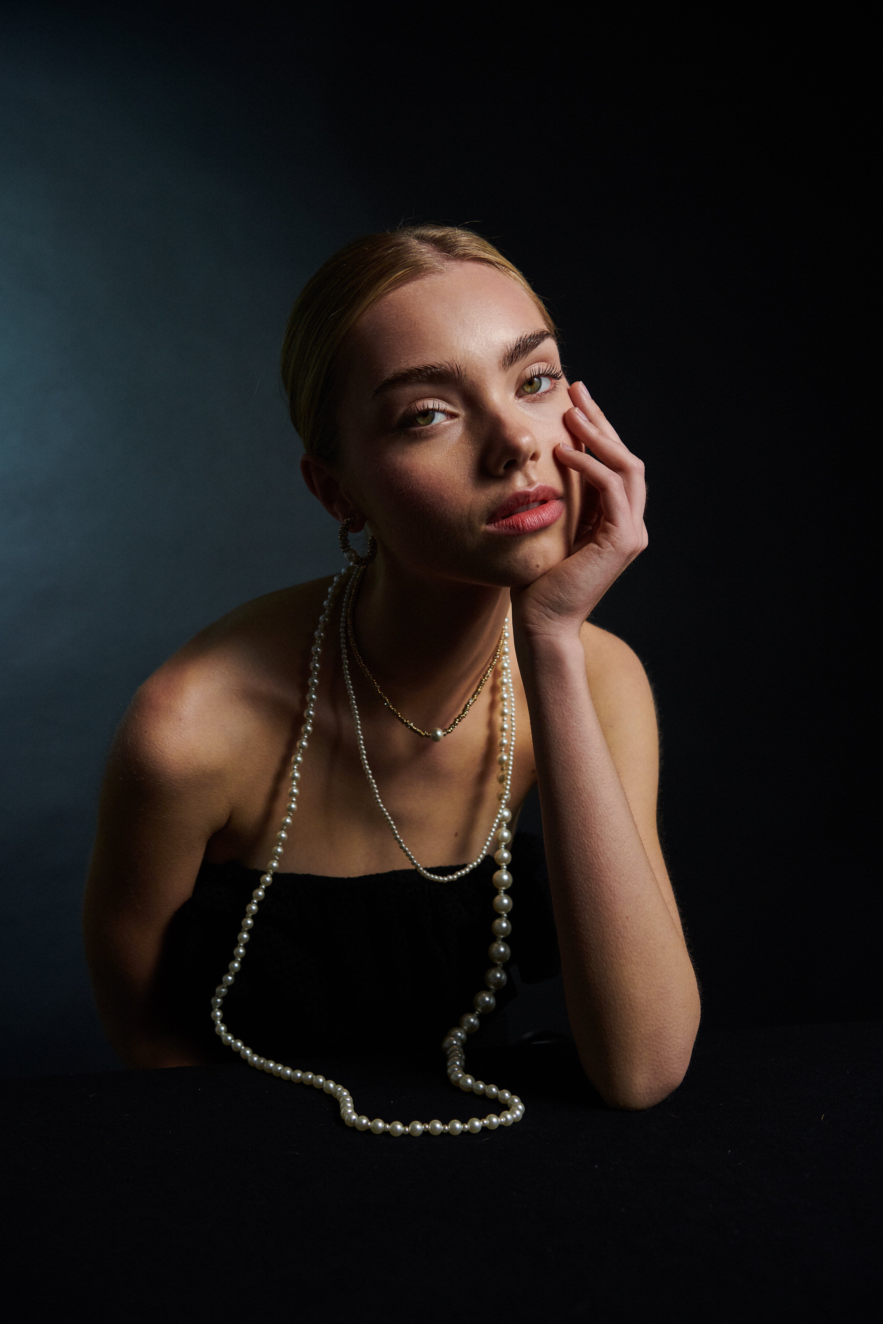 Glow Short Necklace Gold