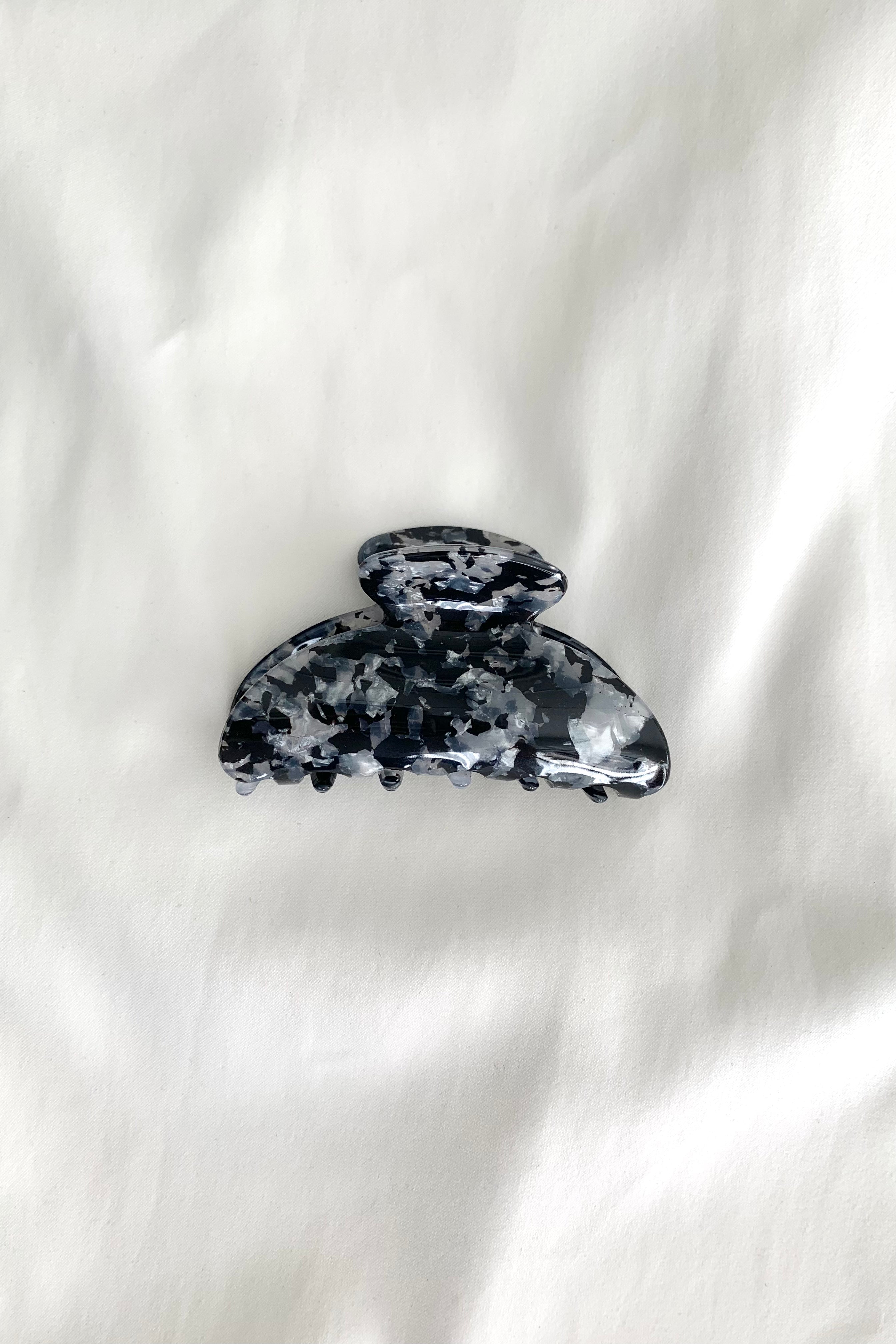 hair clip blue black
