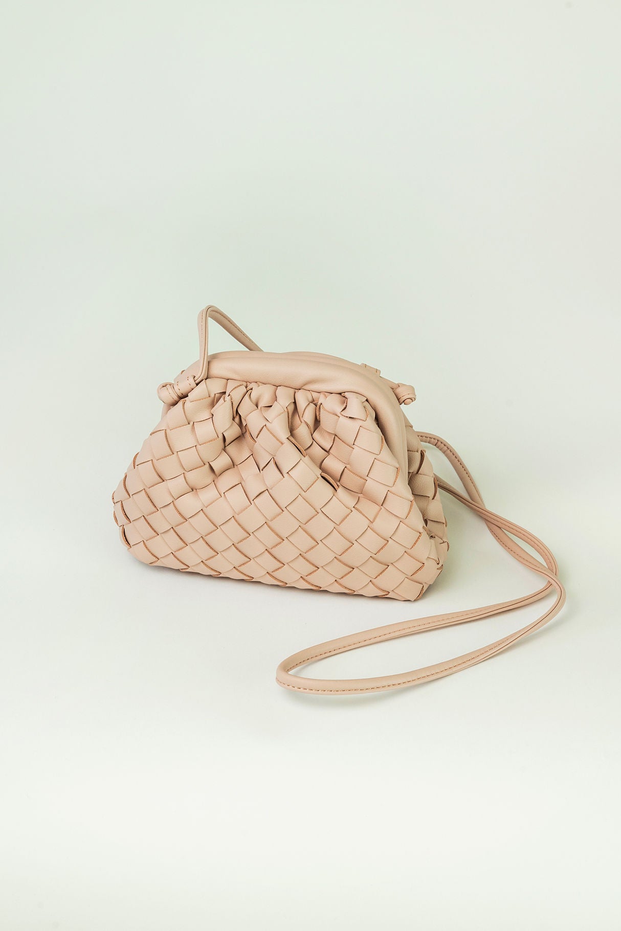 Dumpling Bag Braided Light Pink