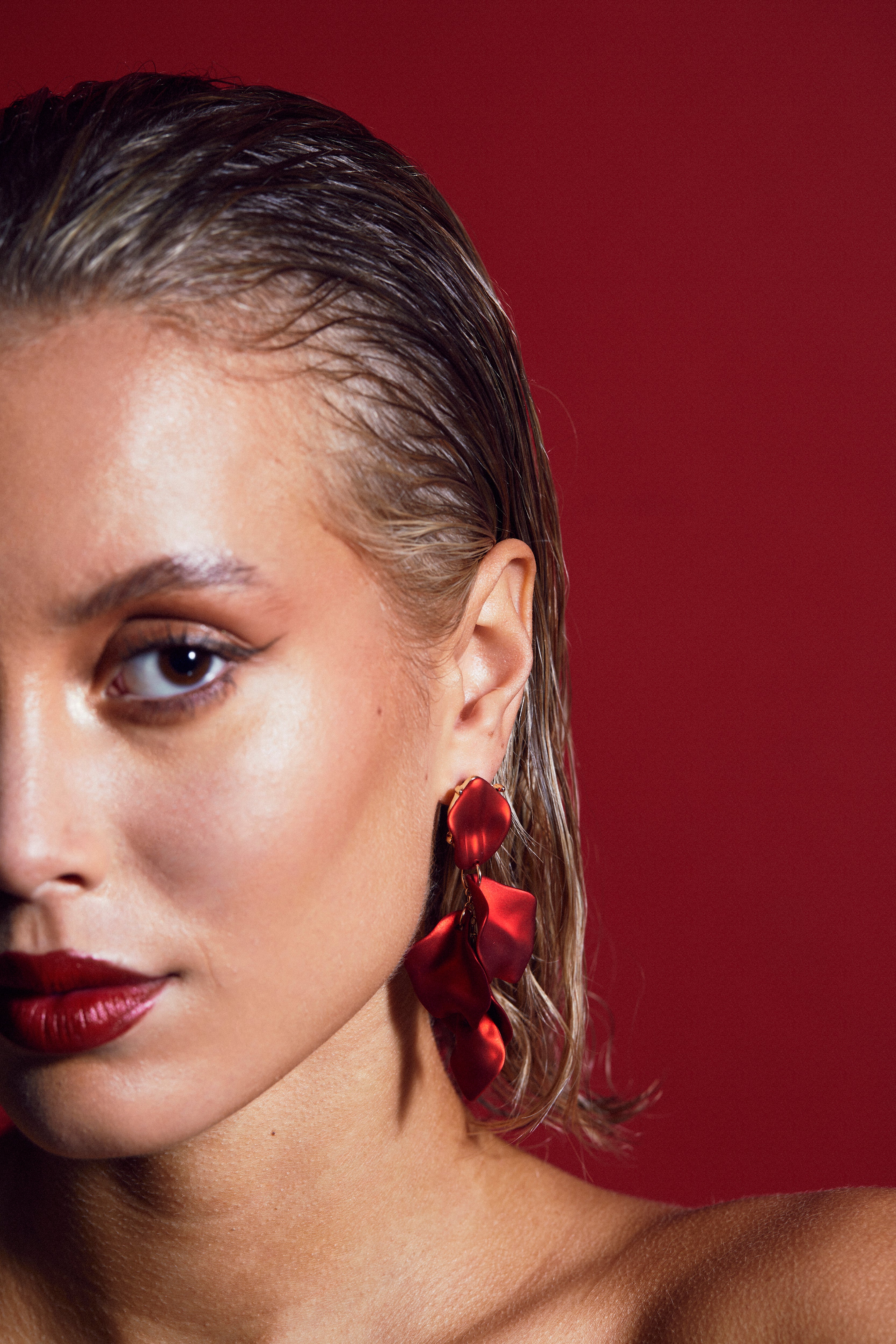 Leaf Earrings Metallic Red
