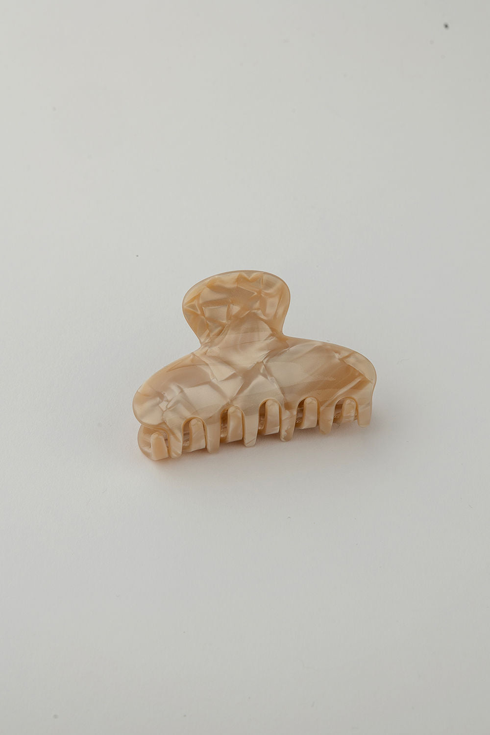 June Hair Clip Small Golden Pearl